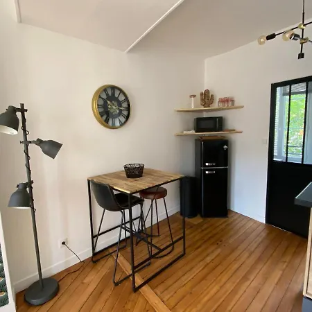 Le Saint-andre, Gare De *