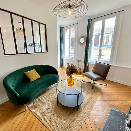 Le Saint-andre, Gare De アパート *