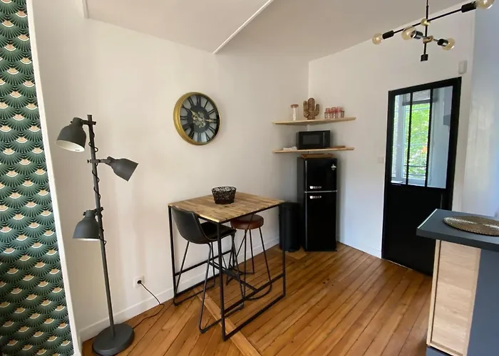 Le Saint-andre, Gare De *